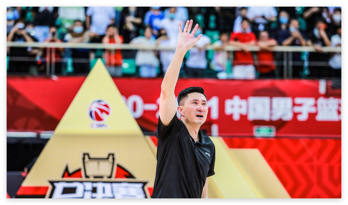 杜锋又遭群嘲！广东三外教亲自带队 球迷：主帅休赛期也要带训练吗