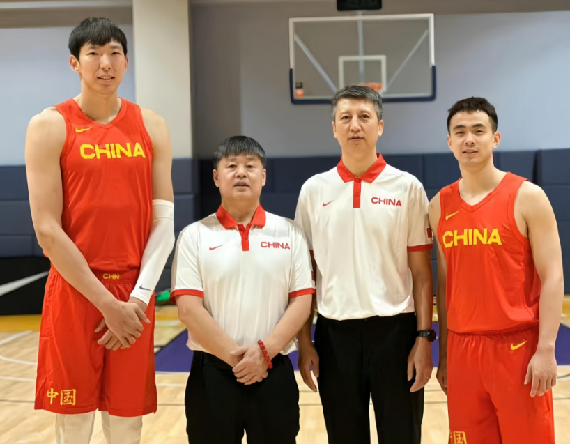 万搏官网反转！曝周琦请缨后郭士强想召他入队 领队薛云飞反对导致未入选