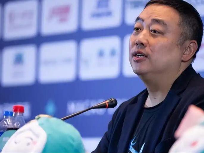 万搏太突然！50岁刘国梁怎么也没想到！48页匿名举报信一秒砸进全球226个乒协邮箱，286万买下15%股权！国际乒联被迫正式受理，评论区一边倒
